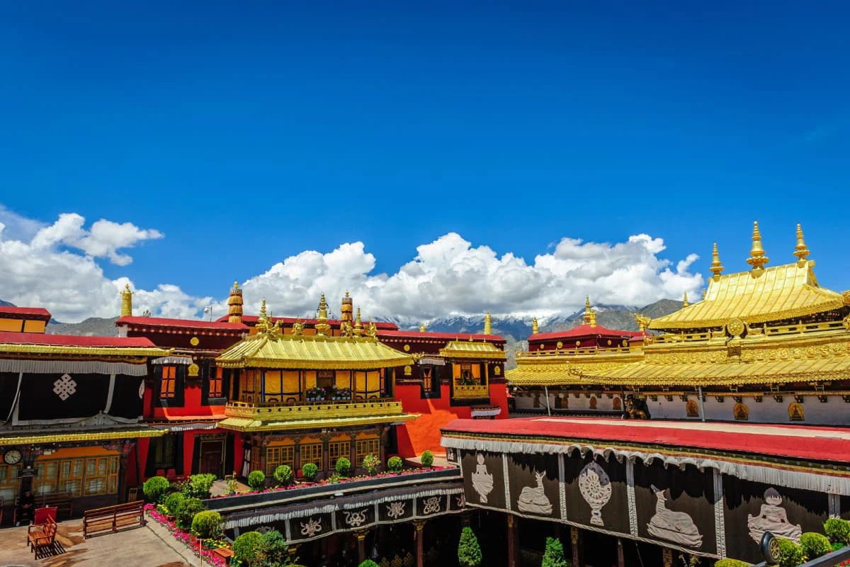 Travel Guide to Jokhang Temple Travel Guide to Jokhang Temple